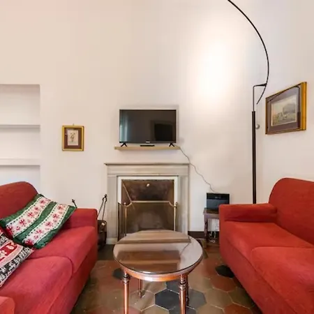Charming At Spanish Steps, No Elevator Apartment