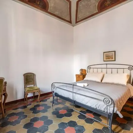 Charming At Spanish Steps, No Elevator Apartment Rome