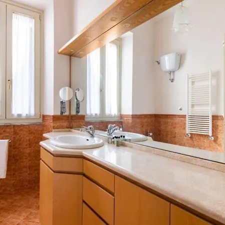 Charming At Spanish Steps, No Elevator Apartment *