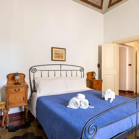 Charming At Spanish Steps, No Elevator Apartment