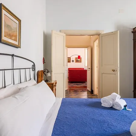 Charming At Spanish Steps, No Elevator Apartment *